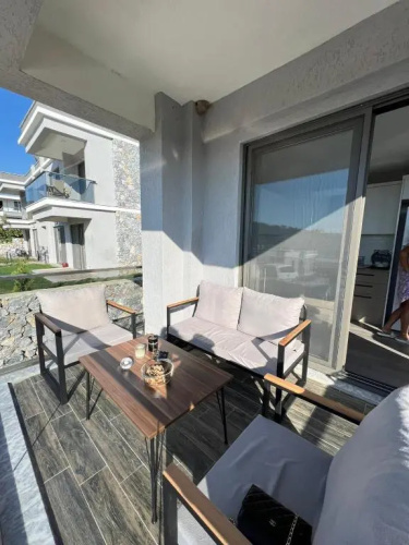 Scenic Flat With Shared Pool in Milas