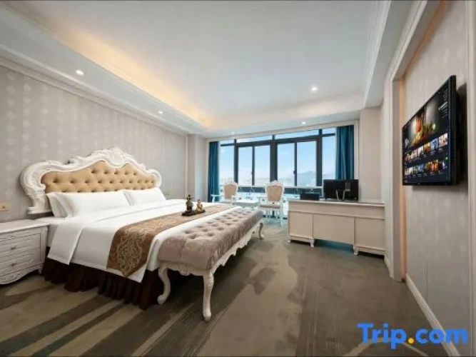 Superior Double room with city view