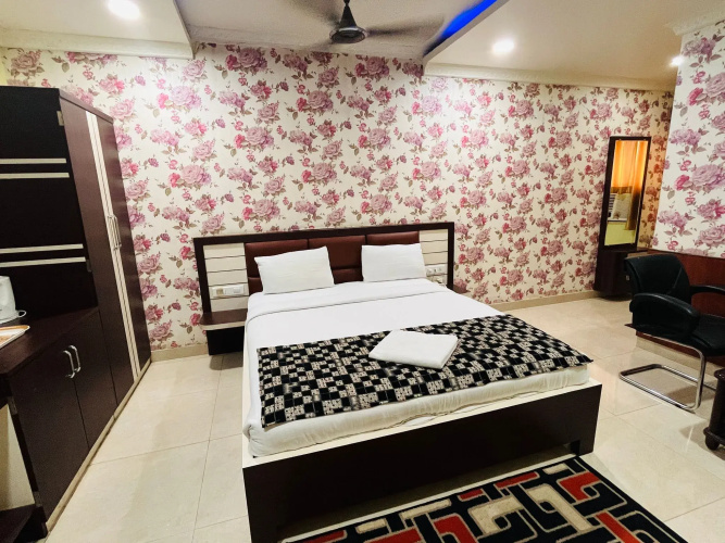 Sarojinee Residency