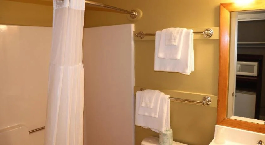 Harborline Hotel
