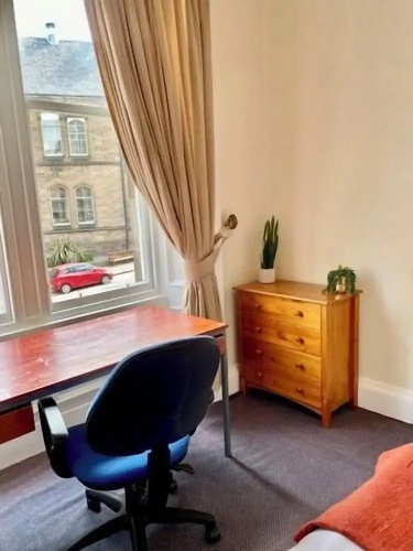 Large 5 Bedroom Flat in Marchmont, Edinburgh