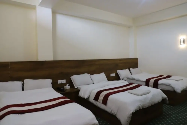 Standard Triple room with balcony
