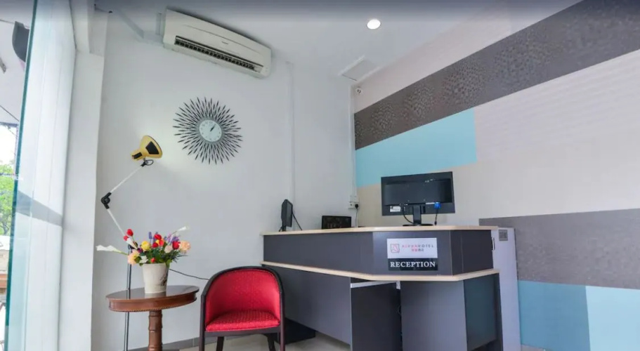 Alpha Hotel