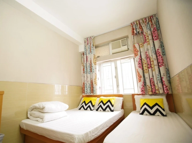 Standard Triple room