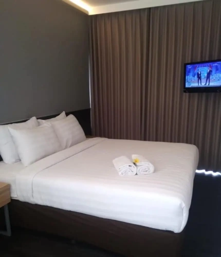 Deluxe Double room with city view