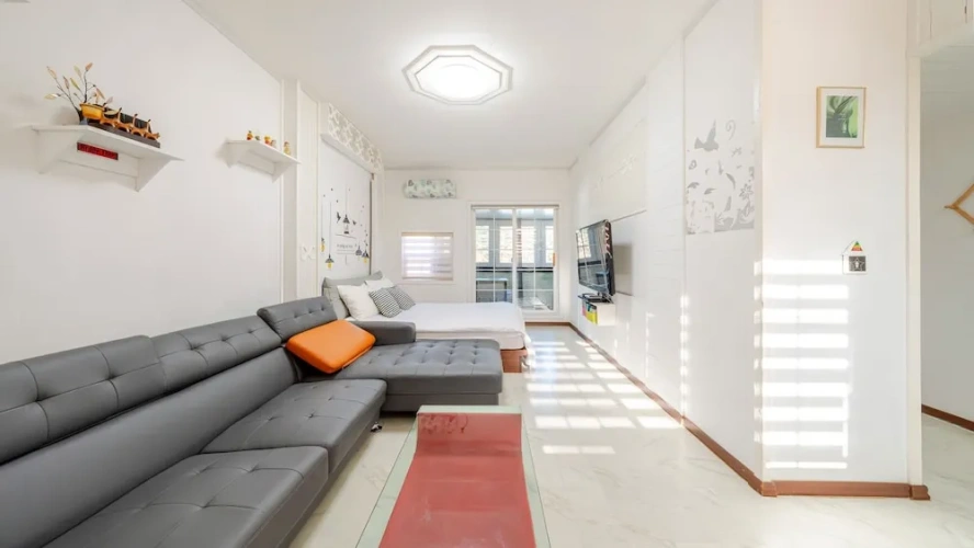 5 Bedrooms Villa