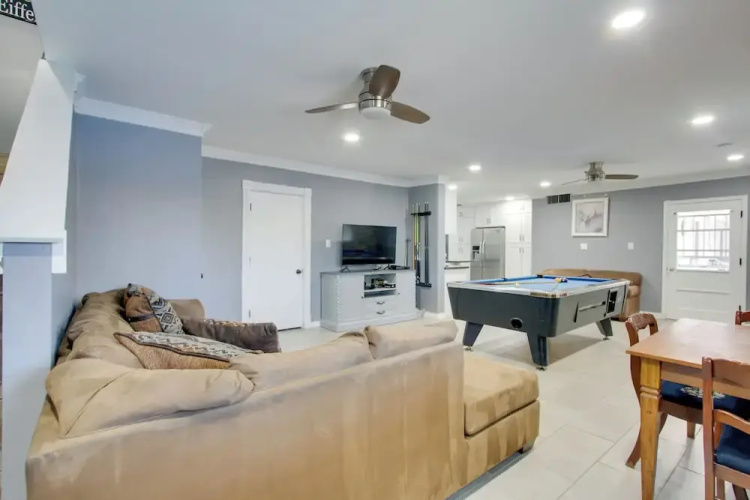 Ultimate Phoenix Group Getaway: Patio + Pool!