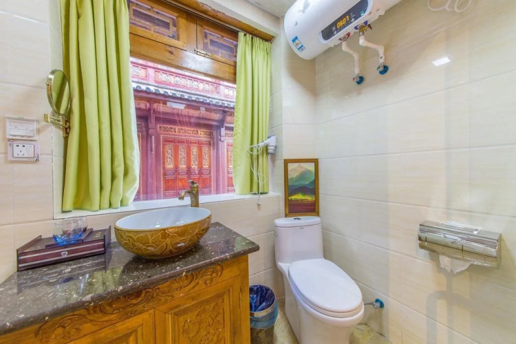 Lijiang JuXian Inn