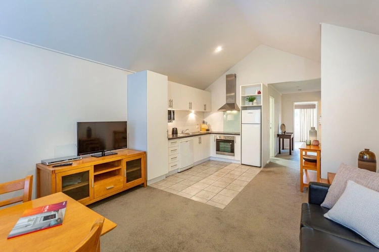 1 Bedroom Standard Suite