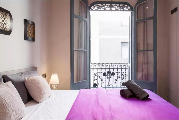 2 Bedrooms Apartment