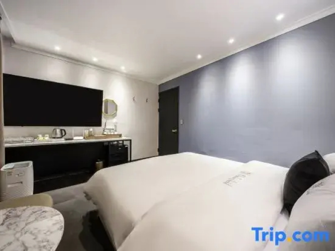 Incheon Seoknam Donkey Hotel