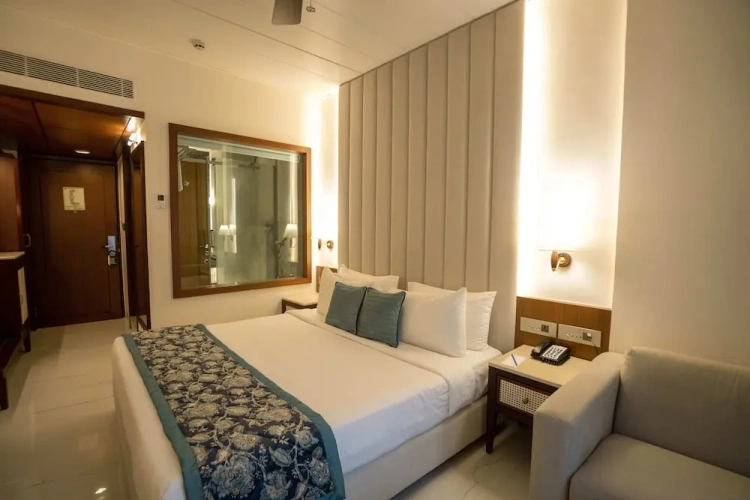 Standard Club room with balcony and with view