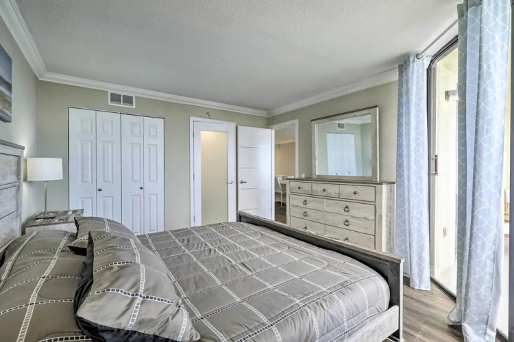 Waterfront Resort Condo w/ Private Beach & Pool
