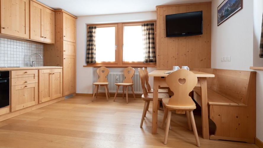 2 Bedrooms Apartment