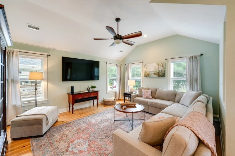 4 Bedrooms Cottage