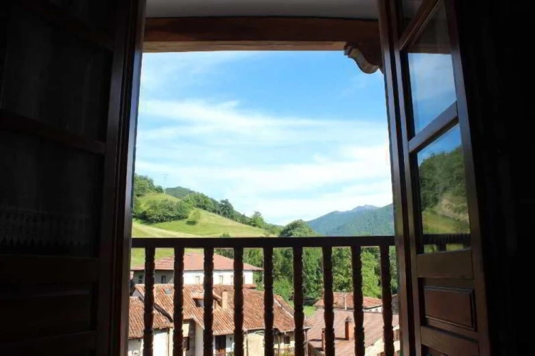 Standard Triple room with balcony