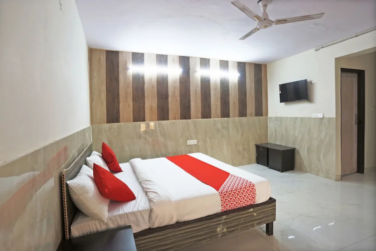 Hotel Lemonade by OYO Rooms