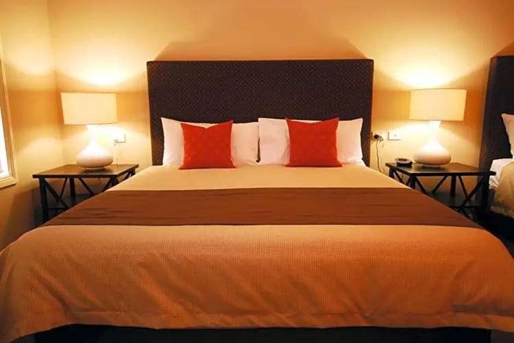 Sundowner Motel Hotel