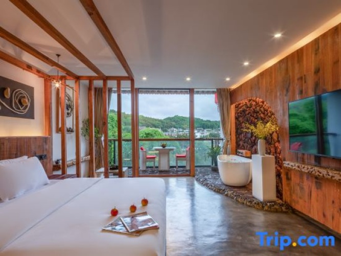 Standard Double room with lake view