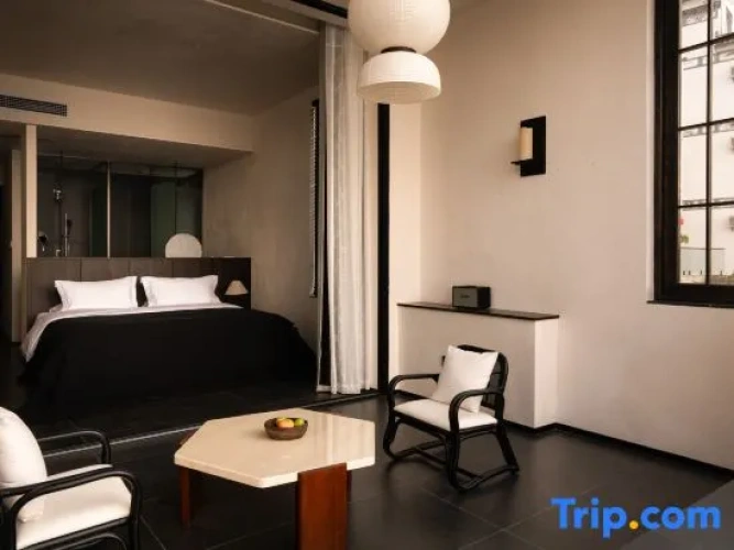 2 Bedrooms Family Suite with balcony