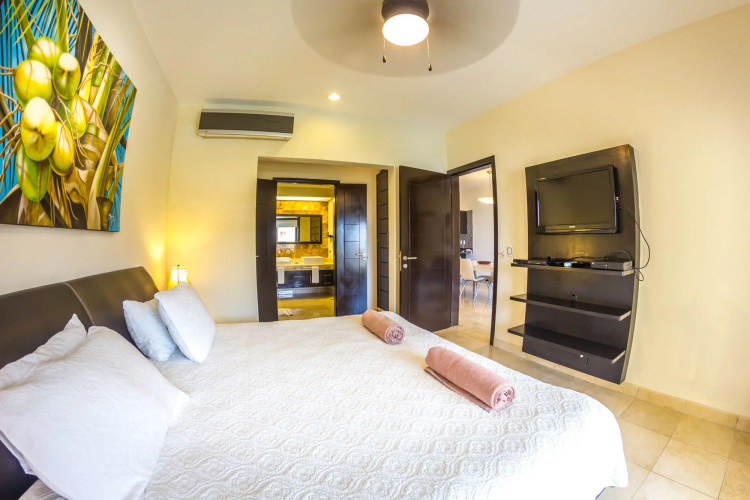 El Faro Oceanfront by Bric