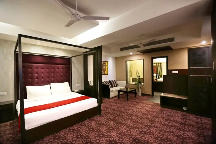 Luxury Suite with balcony