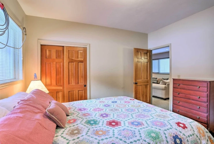 4 Bedrooms Cottage