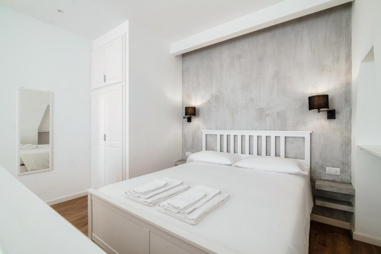 3 Bedrooms Apartment