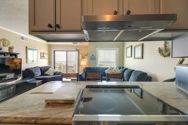 Coastal Condo w/ Indoor & Outdoor Pool Access