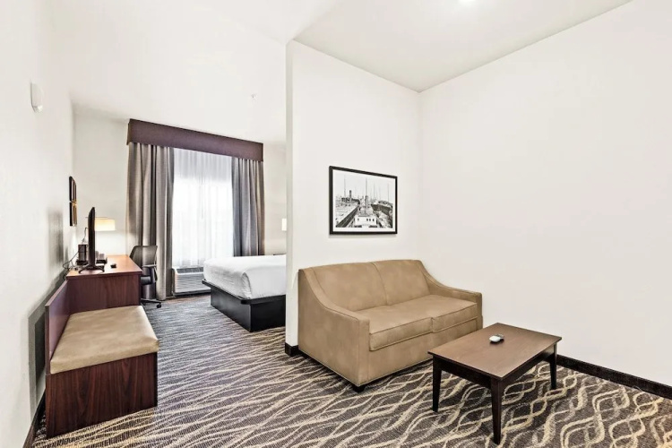 Cobblestone Hotel & Suites - Cullman
