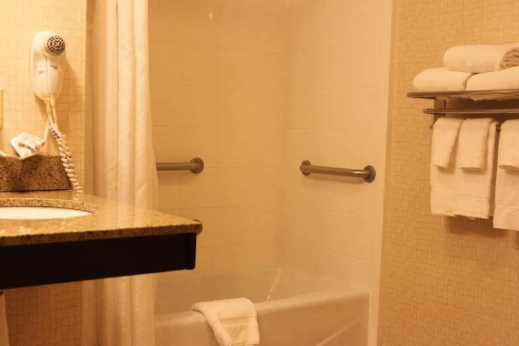 Clarion Inn