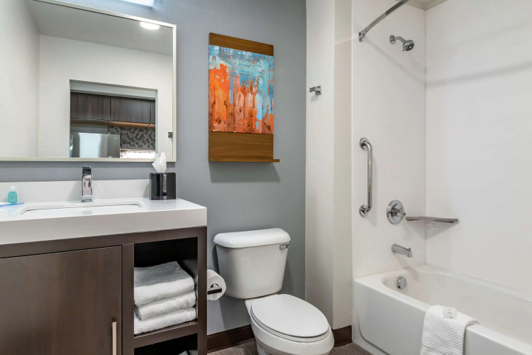 Mainstay Suites Waukeewest Des Moines