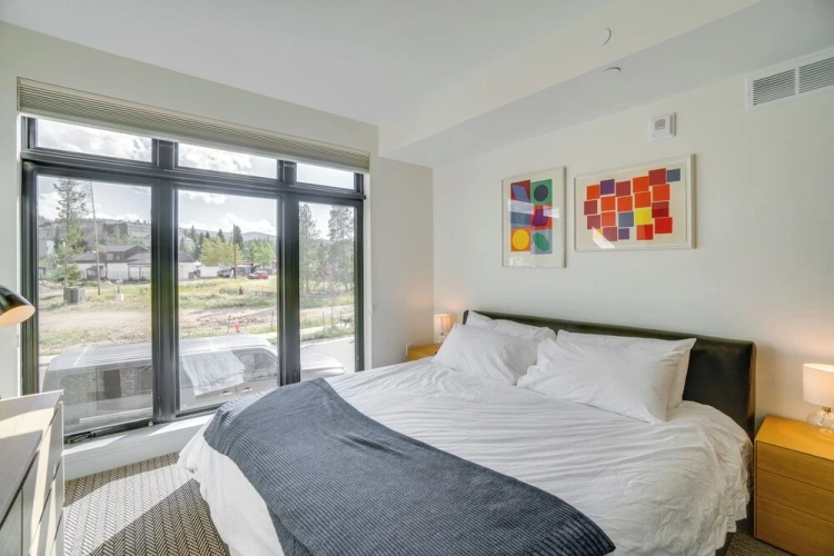 2 Bedrooms Apartment