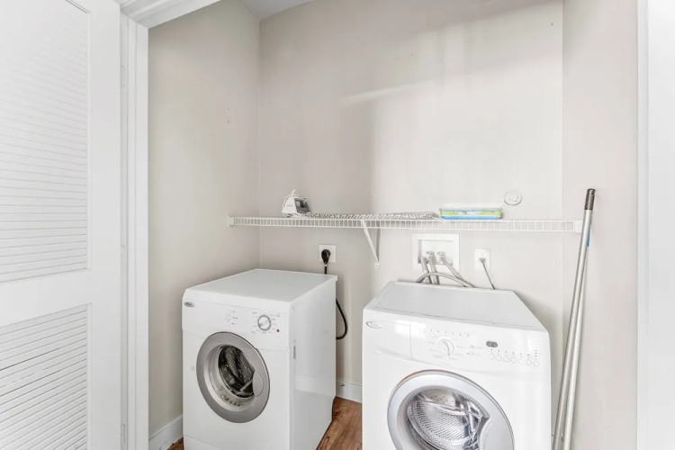 Prime Soco 2BR King Suite w Gympickleballlaundry