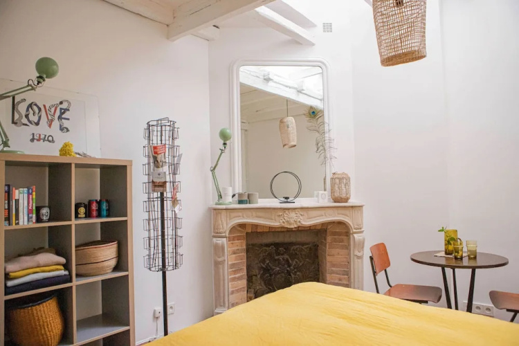 Cozy, Well-equipped Studio in Montmartre for 2!