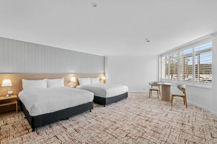 Superior Quadruple room with lake view