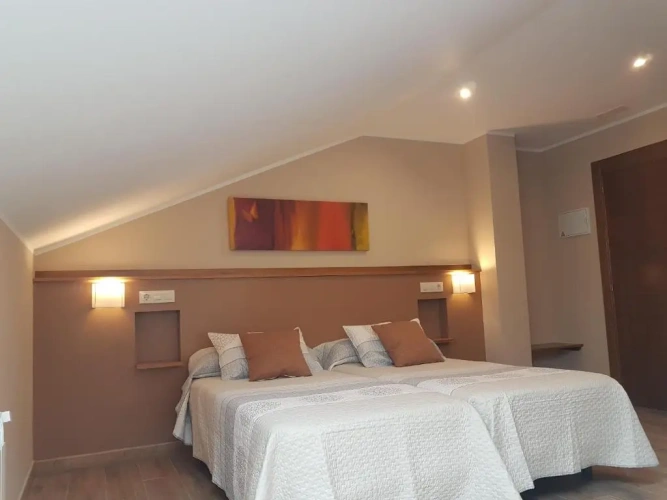 Standard Triple room