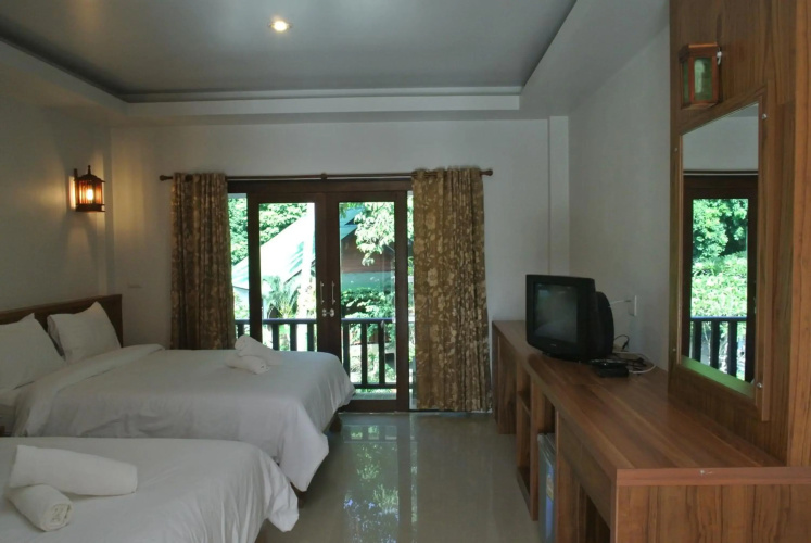 Mac's Bay Resort
