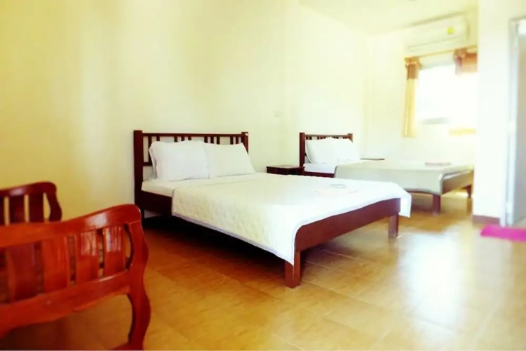 Standard Twin room with balcony