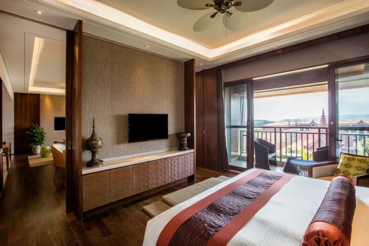 1 Bedroom Suite with balcony