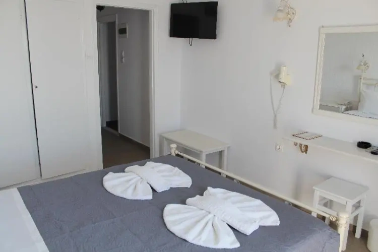 Standard Double room with balcony and with partial sea view