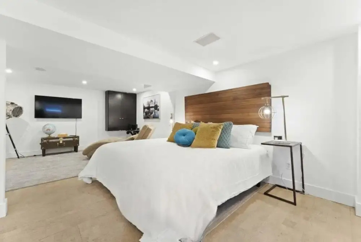 Specious Fully Private Studio apt With Laundry