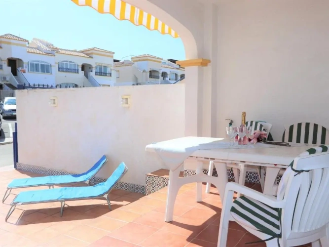 2 Bedrooms Villa