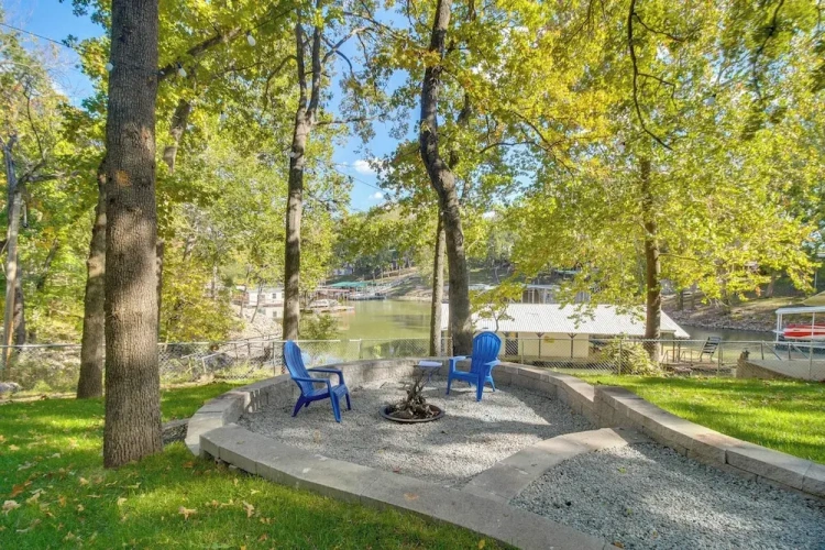 3 Bedrooms Cottage with balcony