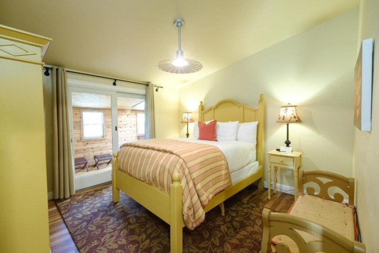 Guest rooms