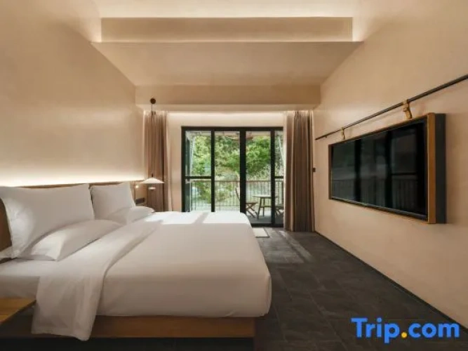 Deluxe Double room with garden view