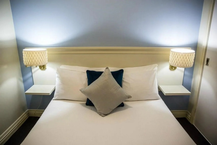 Collins Hotel