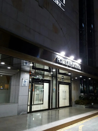 Hotel B Station