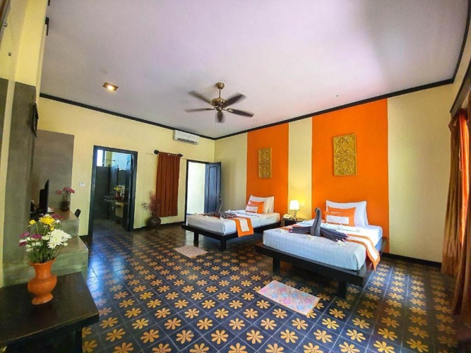 Cabana Twin room with balcony and with pool view