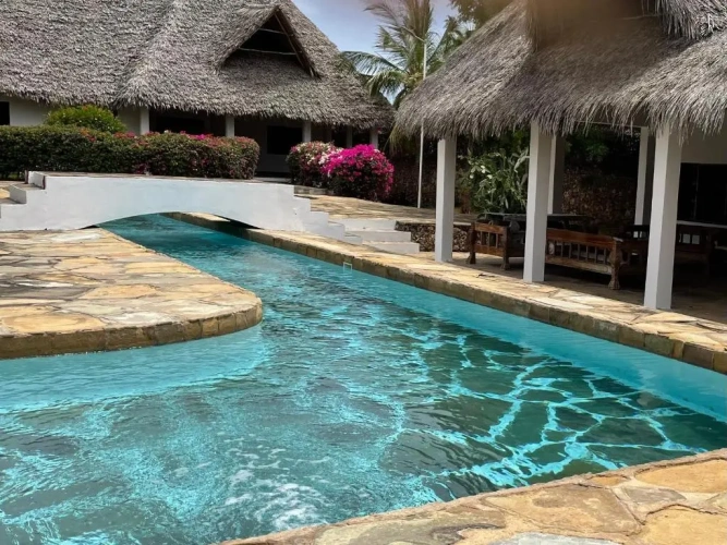 3 Bedrooms Villa